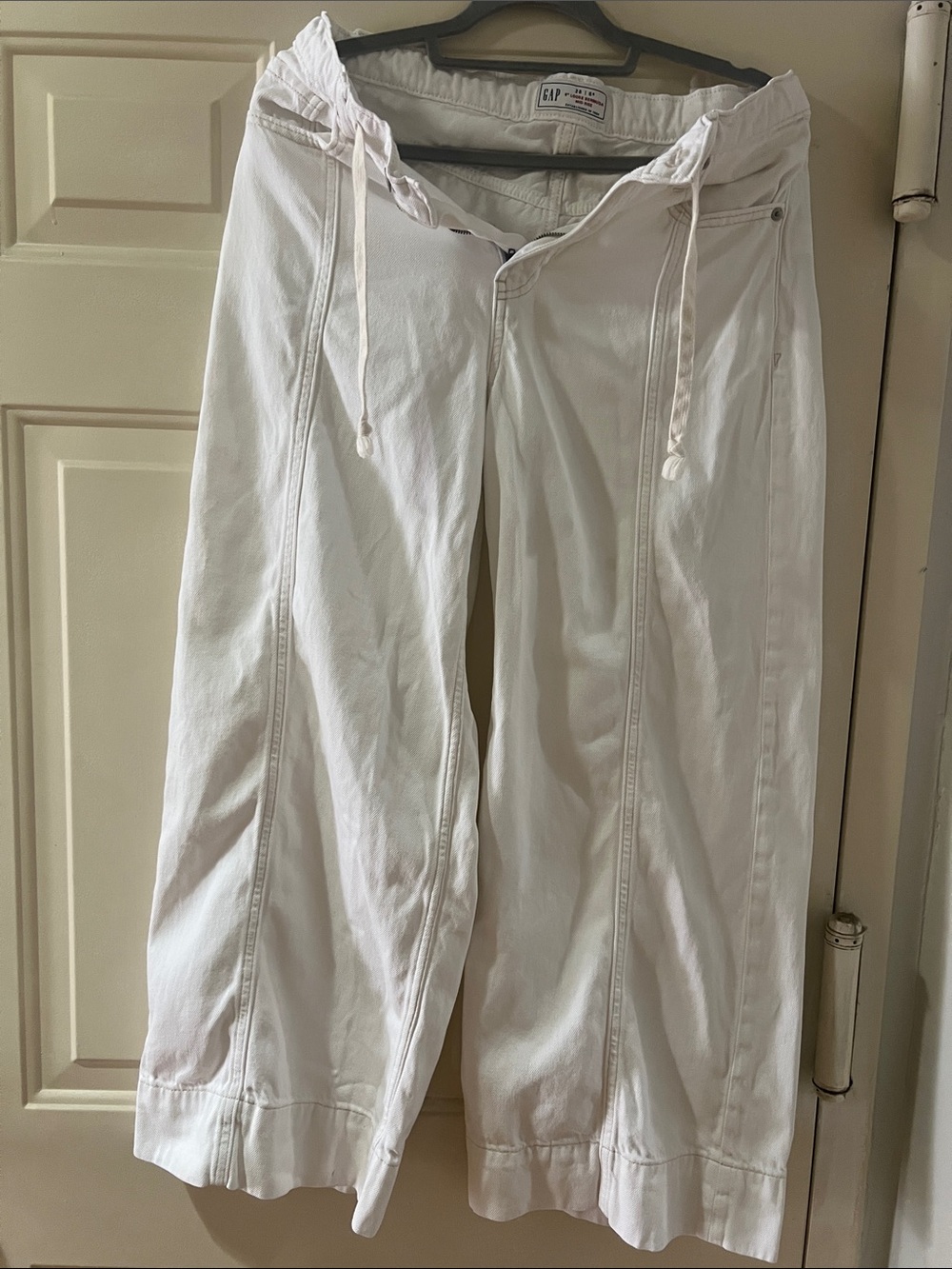GAP Loose Bermuda Mid Rise Pant with Drawstring Waist